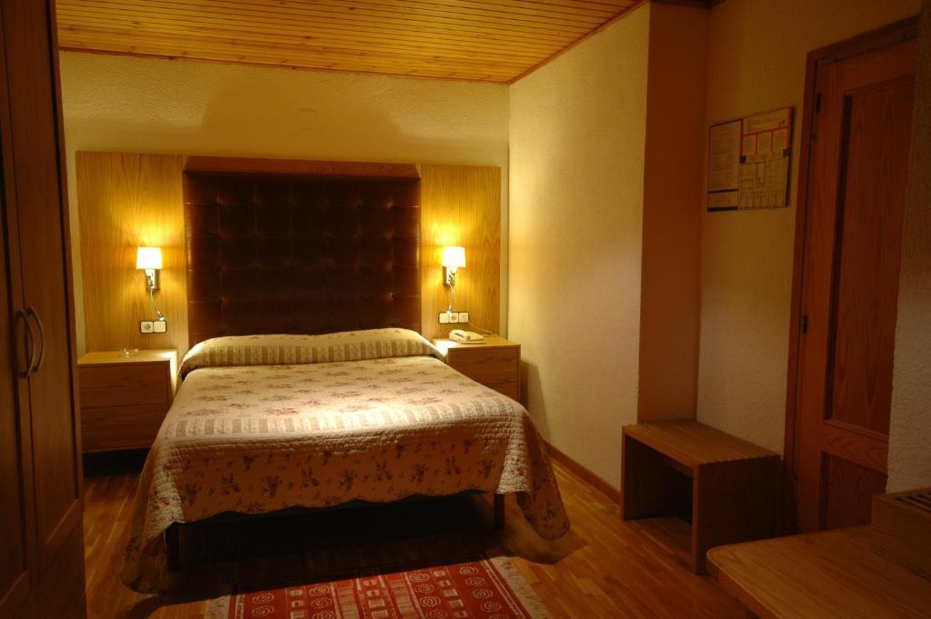 Hotel Els Puis Esterri D'Aneu Ruang foto