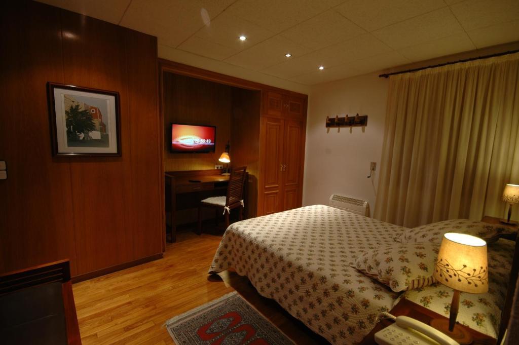 Hotel Els Puis Esterri D'Aneu Ruang foto