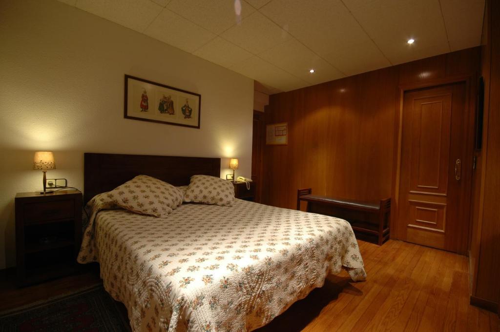 Hotel Els Puis Esterri D'Aneu Ruang foto